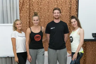 Kroz tri dana sve finalistice će imati bodovanje u ostalim kategorijama, a već danas ih očekuje naporan dan kada će snimati razglednice te pokazati ljepote Sisačko-moslavačke županije.
