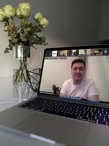 “Od srca hvala svima koji su podržali našu prvu digitalnu modnu pustolovinu. Iako je priprema bila uzbudljiva i zanimljiva, ipak se nadamo da je ovo događanje jedan veliki tulum za kraj situacije koja cijeli svijet stavila u izolaciju“, poručio je Aleksandar Šekuljica dok se Ivan Tandarić osvrnuo na samu kolekciju: “I u ovim neobičnim vremenima željeli smo našim klijenticama istovremeno ponuditi dašak glamura i mediteransku ležernost te opuštenost, a mislim da kolekcija Rivijera S/S 2020 donosi upravo to.“
