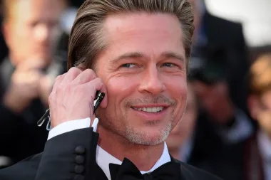 Brad Pitt je kao dobro vino, njegov šarm ne prolazi s godinama i zato se veselimo njegovim novim ulogama. U međuvremenu ćemo uživati u njegovim starim filmovima i poželjeti mu sretan rođendan!
