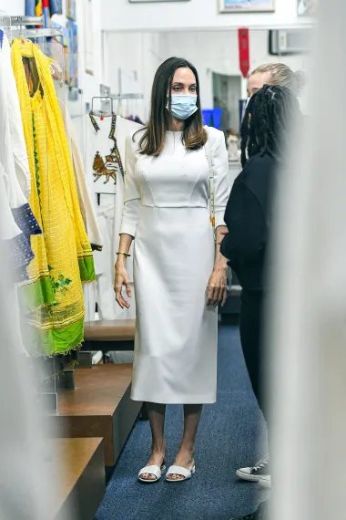 Angelina oduševila u bijelom izdanju i natikačama od 4000 kuna