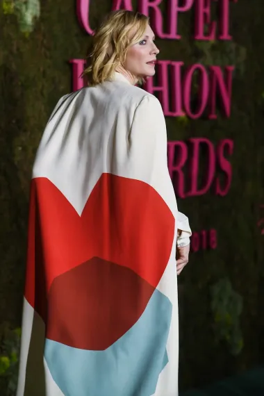 Bilo kuda, srca svuda: Valentinovski fashion lookovi celebova