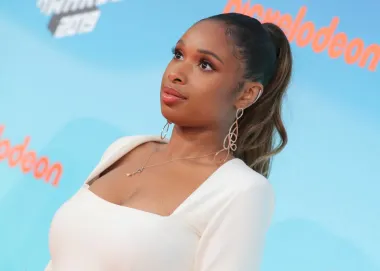 Iako su se mnogi holivudski glumci borili s ovisnošću, Jennifer Hudson nikada nije imala taj problem. "Nikad u životu nisam popila piće. Nikada me to nije zanimalo, ali mi nitko ne vjeruje", rekla je glumica i pjevačica u jednom intervju.