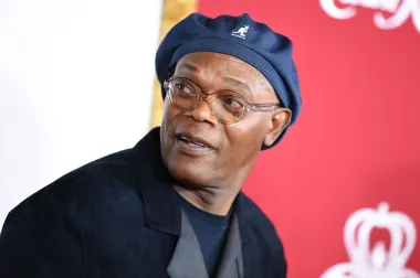 Samuel L. Jackson borio se s različitim ovisnostima 70-ih i 80-ih godina prošlog stoljeća. No, shvatio je da mora biti čist ako želi ozbiljnu karijeru. Glumac priznaje da mu je život bez alkohola pomogao da  bude bolji glumac.