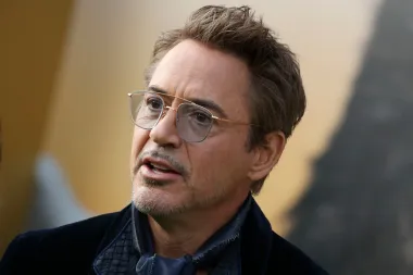 Robert Downey Jr., zvijezda franšize "Iron Man", godinama se borio s različitim ovisnostima. No, sada je već više od jednog desetljeća potpuno trijezan.