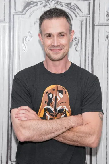Najslavniji Spiderman svih vremena definitivno je onaj kojeg je odglumio Tobey Maguire, no on nije bio prvi izbor za tu ulogu. Dobio ju je nakon što su čak tri glumca odbila glumiti u tom filmu, a jedan od njih je bio i Freddie Prinze Jr. 