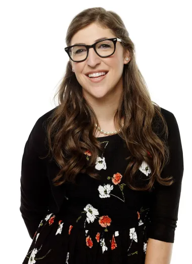 Mayim Bialik poznata je kao štreberica iz serije "Teorija velikog praska", ali je i u stvarnosti itekako zainteresirana za neuroznanost. Naime, ova je glumica u kasnijoj dobi otkrila glumu, pa je tako njezino primarno zanimanje neuroznanstvenica. Doktorirala je u Los Angelesu gdje je dugo radila na proučavanju neuroloških spona u mozgu. 