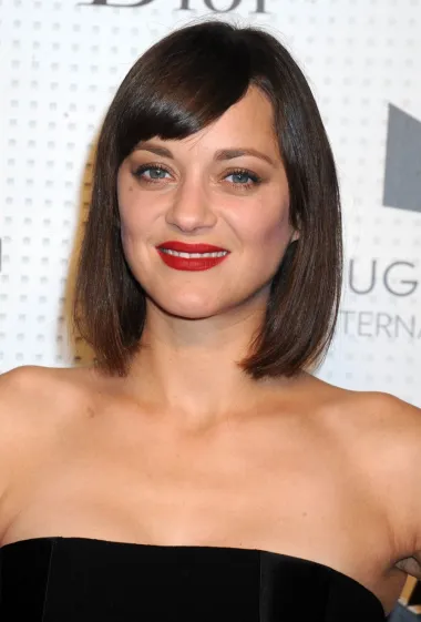 Pariški chic nije potpun bez bob frizure, a to najbolje zna francuska ljepotica Marion Cotillard. 