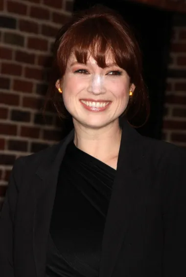 Ellie Kemper gostovala je u poznatoj TV emisiji no prije no što se pojavila pred kamerama nije provjerila stanje svoje šminke. Tako je izašla pred snimatelje s mrljama od pudera u prahu po nosu i T-zoni lica. 
