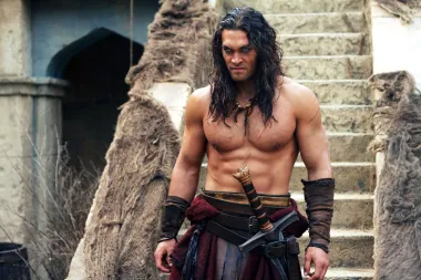 
Čim je došao u Hollywood, Jason je počeo glumiti u blockbusterima, kojima je ostao vjeran do danas. Akcijski junaci velikih mišića njegova su specijalnost i zaštitni znak, a prvu takvu ulogu ostvario je u seriji &quot;Stargate: Atlantis&quot;. 2011. Jason se pretvorio u kultnog barbarina Conana u filmu &quot;Conan the Barbarian&quot;, a iako film nije dobio pohvale kritike, lansirao je Jasona u zvjezdanu orbitu. Naime, njegovom seksi macho izgledu obožavateljice nisu mogle odoljeti pa je brzo postao tražen glumac. 