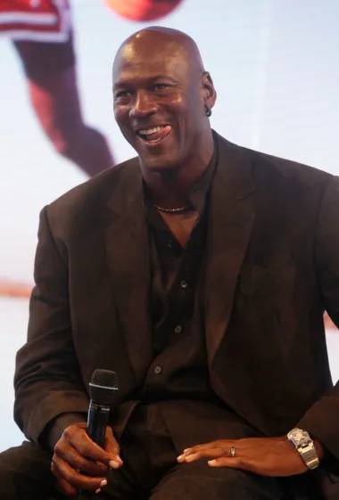 Kada je bio srednjoškolac, najveći košarkaš svih vremena, Michael Jordan, bio je izbačen iz svog školskog košarkaškog kluba jer mu je rečeno kako nije dovoljno talentiran. Na kraju se ispostavilo da se radilo o najboljem košarkašu u povijesti NBA lige. 