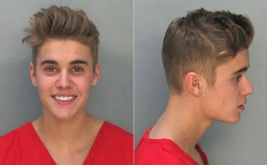 2014. je velika glazbena zvijezda i idol mnogih djevojčica, Justin Bieber, završio priveden u Miamiju i to zbog prebrze vožnje pod utjecajem analgetika, alkohola i marihuane. Uz to, Justinu je bila istekla i vozačka u trenutku uhićenja, pa je morao platiti masnu novčanu kaznu i proveo je 24 sata u pritvoru. Kasnije je rekao da mu je i taj jedan dan proveden u policijskoj postaji bio apsolutno traumatičan. 