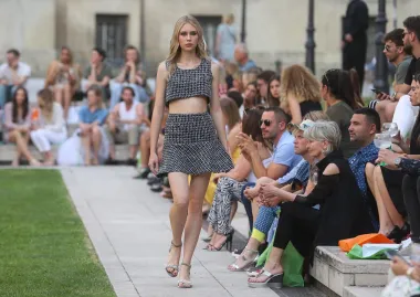 Poznati na reviji u centru Zagreba pokazali ljetne outfite. Što kažeš?