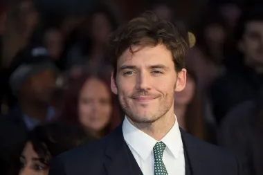 Zgodni Britanac Sam Claflin proslavio se ulogama u romantičnim filmovima kao što su &quot;Tu sam pred tobom&quot; i &quot;Na kraju duge&quot;. Popularni glumac rođen je 27. lipnja i ima 35 godina.