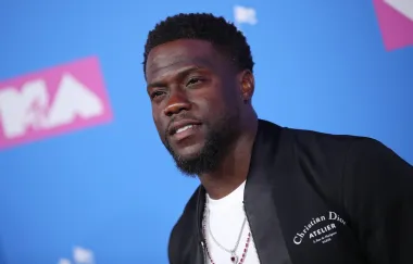 Simpatični Kevin Hart glumac je i stand-up komičar poznat po ulogama u brojnim komedijama. Rođen je 6. srpnja u znaku Raka i ove je godine navršio 42.