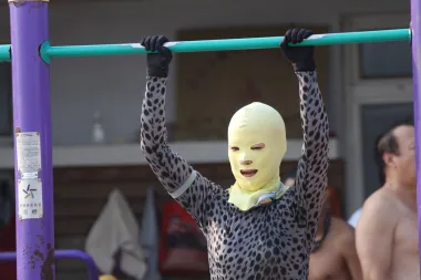 Leatherface, superjunakinja ili meksički hrvač? Ne, to je Facekini, novi bizaran trend