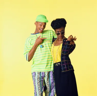 Tko bi rekao da simpatični komičar Will Smith u očima nekoga može biti totalni negativac?! E pa može i to u očima njegove kolegice sa seta &quot;Princa iz Bel Aira&quot;, Janet Hubert. Jeste li se ikada zapitali zašto je tetu Viv iz &quot;Princa s Bel Aira&quot; nakon treće sezone umjesto Janet Hubert počela tumačiti Daphne Maxwell Reid? Prema priči koju priča teta Viv broj 1, o tome je odlučio sam princ, Will Smith. Naime, navodno je glumac i glavna zvijezda serije bio nezadovoljan radom s njom te je uvjetovao njezin odlazak sa seta. Smith se od tih optužbi pokušao obraniti tijekom godina i to rekavši kako je s Janet Hubert postojao niz problema, a samo jedan od njih bio je njihov loš odnos. 
