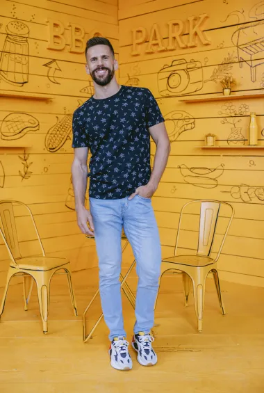 Top ili flop: Poznati u ležernim outfitima najavili novi event