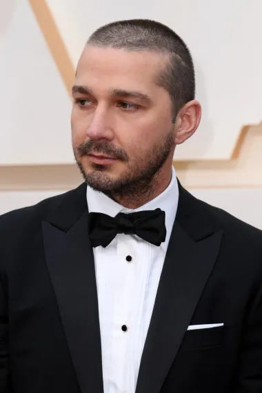 Shia LeBouf se proslavio u ranim 20-im godinama svog života, a iako su prvo svi mislili da će biti tek novo muško holivudsko lice, on se pokazao kao kontroverzna ličnost. Naime, Shia prvenstveno obožava glumiti u nezavisnim, nerijetko uznemirujućim i skandaloznim filmovima, a i sam je privatno bio upleten u nekoliko skandala. Optužio je kolegicu da ga je silovala, da bi potom on također bio optuživan za seksualno nasilje nad ženama. Danas je Shia jedan od traženijih holivudskih glumaca, ali je znan i po svom stavu da ne priznaje važnost i utjecaj starog kova filmaša poput Stevena Spielberga, već sam kroji svoj put i radi isključivo na projektima za koje smatra da imaju društvenu važnost, a ne na onima koji generiraju veliku zaradu.  