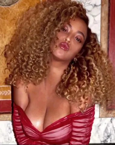 
Od 2006. do danas Beyonce je objavila još nekoliko albuma, od kojih je najviše hvale dobio &quot;Lemonade&quot; iz 2016., u kojem je progovorila o osobnim izazovima i političkim pitanjima američkog društva. Svake godine Beyonce je osvajala sve više i više nagrada te srca obožavatelja diljem svijeta, a danas već ima legendarni status i mnogi ju smatraju najutjecajnijom Afroamerikankom svijeta. Njezino je bogatstvo ogromno, a godinama je bila i najplaćenija pjevačica svijeta. 2019. ju je s trona skinula Taylor Swift.
