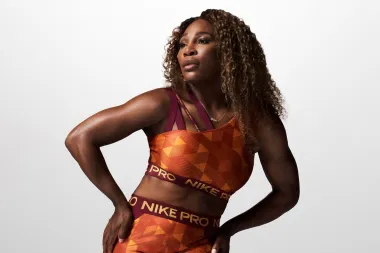 
Najslavnija i najtrofejnija tenisačica svijeta, Serena Williams, rođena je 26. rujna te ju to čini poznatom Vagom na našoj listi. Ova nevjerojatna sportašica osvojila je čak 23 Grand Slam naslova te time postala najuspješniji sportaš svijeta tenisa i u muškoj i u ženskoj kategoriji.  Od malena se počela baviti tenisom, baš kao i njezina sestra Venus, također slavna sportašica. Njihovo je sestrinsko rivalstvo jedno od najvećih motivatora da igraju što bolje, a iako se natječu za iste trofeje, obje javno priznaju da se više vesele sestrinoj sreći nego svojoj. Serenu Williams treniraju njezini otac i majka, koji su sav svoj život posvetili karijeri svojih kćeri. Serena je poznata po tome da jako drži do svoje privatnosti i do obitelji, a javnost ju voli jer je nenadmašna tenisačica, ali i zato što nema dlake na jeziku. Zauzima se za ono u što vjeruje te se ne boji zlih komentara na svoj račun. Udana je za koosnivača Reddita, Alexisa Ohaniana s kojim ima i kćer. 