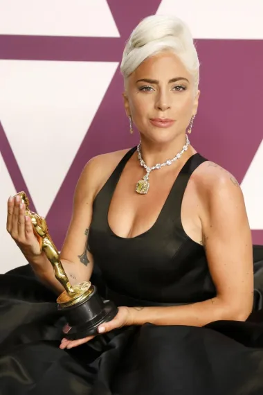 Pjevačica, glumica i oskarovka Lady Gaga znana je po svojoj iznimnoj kreativnosti pa nas ne čudi stoga da ju pod svaku cijenu želi i zaštititi. Naime, Lady Gaga vjeruje kako joj netko može ukrasti njezinu kreativnost ako ona s njim spava te je stoga u svojoj karijeri uvijek prakticirala čednost i nikad nije bila promiskuitetna. Izjavila je za Vanity Fair 2010. kako se boji da će joj netko kroz njezinu vaginu oduzeti njezinu stvaralačku energiju. 
