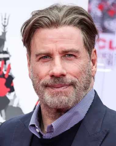 John Travolta je na vrhuncu slave bio objektivno davnih dana. &quot;Briljantin&quot; i &quot;Pulp Fiction&quot; su mu bili najuspješniji filmovi karijere, a s obzirom da je jedan snimljen 1970-ih, a drugi 1990-ih - od tada je prošlo puno vremena. Travolta je tako s godinama polako, ali sigurno gubio na popularnosti, no nedavno je u svojim kasnim 60-ima doživio povratak i to u seriji &quot;Die Hart&quot;. S obzirom da se u prošlosti suočio s mnogim obiteljskim problemima, smrti sina i supruge, svakako mu je oprošteno dugotrajno izbivanje iz holivudskih blockbustera. 