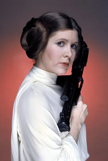 Slavna glumica Carrie Fisher bila je vrlo mlada kada se proslavila svojom ulogom u &quot;Ratovima zvijezda&quot;. Od tada je prošla mnoge životne uspone i padove, a priznala je i kako se godinama borila s nedijagnosticiranom psihičkom bolešću. Naime, Carrie je oduvijek bolovala od bipolarnog poremećaja koji ju je tjerao na mahnito ponašanje koje se pak izmjenjivalo s razdobljima depresije. Dugo nije znala o čemu se radi, da bi joj na pragu 40. godine života napokon postavili dijagnozu zbog koje je do kraja života pila lijekove. 