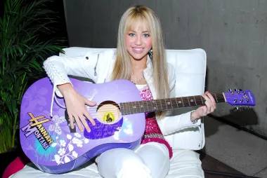 Kao i mnoge druge zvijezde prije nje, Miley je tako karijeru započela kao Disney zvijezda. Njezina prva hit uloga, ona u seriji „Hannah Montana“ emitirala se od 2006. do 2011. godine, a za to je vrijeme Miley postala takav hit da je 2009. snimila i film „Hannah Montana: The Movie“. Također je 2010. snimila film „Posljednja pjesma“ koji je snimljen prema noveli Nicholasa Sparksa. U srpnju 2010. godine počela je snimati komediju „LOL“ s Ashley Green i Demi Moore, a do tada se već profilirala i kao glazbenica. Svojim ja talentom privukla pažnju proslavljenih redatelja, a poznato je kako je genijalni oskarovac Woody Allen više puta naglasio kako je znao da će Miley postati puno više od Disney teen idola čim ju je prvi puta vidio na malom ekranu. 