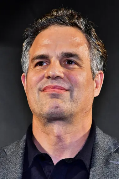 Mark Ruffalo je još jedan zgodan Strijelac na našoj listi. Ovaj proslavljeni glumac čak je tri puta bio nominiran za Oscara, a u svojoj je dugogodišnjoj karijeri osvojio brojna priznanja i nagrade. No, većina ga vjerojatno najbolje pamti kao stripovskog junaka Hulka kojeg je tumačio u istoimenom filmu. Inače, Mark ima 54 godine te je nekoliko puta tijekom karijere bio uvršatavan na liste najzgodnijih frajera Hollywooda. Iako nije tipični ljepotan, svakako zrači posebnom karizmom svojstvenom horoskopskim Strijelcima. 