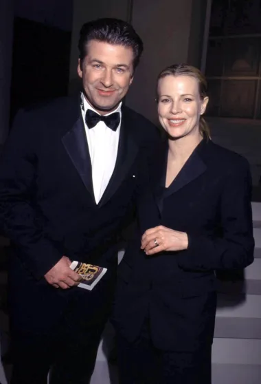 
Na vrhuncu karijere, početkom 90-ih, upoznala je Aleca Baldwina s kojim je snimila niz filmova, da bi se na koncu zaljubili i 1993. godine vjenčali. Alec ju je navodno još na prvom spoju pitao želi li imati djecu s njime, a u braku su dobili kći Ireland, no 2002. godine su se razveli. Otprilike u to vrijeme njezina je karijera krenula silaznom putanjom, a sama je jednom prilikom priznala kako smatra da joj je naštetio status seks-simbola jer, kada je ostarjela, sve su je manje htjeli angažirati za uloge. Prije Baldwina, Kim je bila u kratkom braku s vizažistom Ronom Snyderom, a o njezinom ljubavnom životu nakon razvoda od Baldwina ne zna se gotovo ništa.