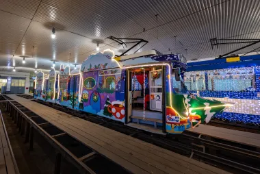 Čarobna blagdanska vožnja: Osječki božićni tramvaj izgleda nevjerojatno