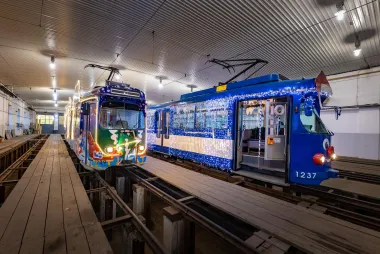 Čarobna blagdanska vožnja: Osječki božićni tramvaj izgleda nevjerojatno