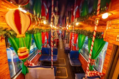 Čarobna blagdanska vožnja: Osječki božićni tramvaj izgleda nevjerojatno