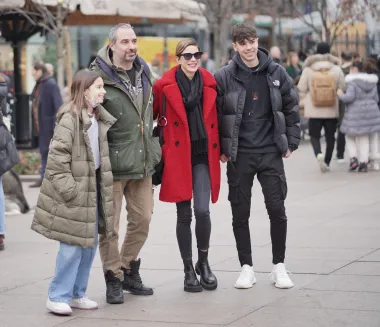 Badnjak u centru Zagreba bio je u znaku obitelji i veselja, a 'ulovili' smo i puno poznatih faca