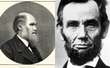 Charles Darwin i Abraham Lincoln obojica su rođeni 2. veljače 1809. godine, a osim toga zajedničko im je i to što su obojica promijenila svijet - svaki na svoj način. Lincoln je do danas vjerojatno najslavniji američki predsjednik koji je poveo Građanski rat i ukinuo ropstvo na Jugu SAD-a, a Darwin je pak otac teorije o evoluciji. I biolog i političar ostavili su neizbrisiv trag na ljudskoj povijesti te živote ljudi preokrenuli na bolje - zato smo im vječno zahvalni. 
