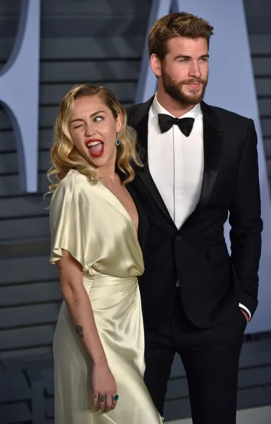 Zna se kako su Liam i Miley tijekom godina prošli mnoge trzavice, kao i da su prekidali više puta. Ova buntovna pjevačica žalila se kako joj Liam ne dopušta da se slobodno izrazi u seksualnom smislu, kao i da je problem u njihovoj vezi njegova sklonost alkoholu, dok je on pak, uz podršku svoje obitelji, nju blatio po medijima optuživši ju nekoliko puta za nevjeru te rekavši kako je ona prenezrela da bi bila s ikime u ozbiljnoj vezi. Prema navodima bliskima paru, cijela stvar je bila osuđena na propast od samog početka, no Miley i Liam bili su preslijepi da to uvide, pa su se godinama navlačili, a danas uopće ni ne razgovaraju. 
