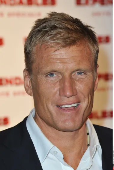 Znamo ga kao opasnog lika iz filmova poput &quot;Plaćenika&quot; i &quot;Rockyja&quot;, a osim što je odličan glumac, Šveđanin Dolf Lundgren natprosječno je inteligentan. Studirao je Kraljevskom Tehnološkom Institutu u Stockholmu gdje je diplomirao kemiju, a poslije je magistrirao kemijsko inženjerstvo u Sydneyu te ima IQ 160.