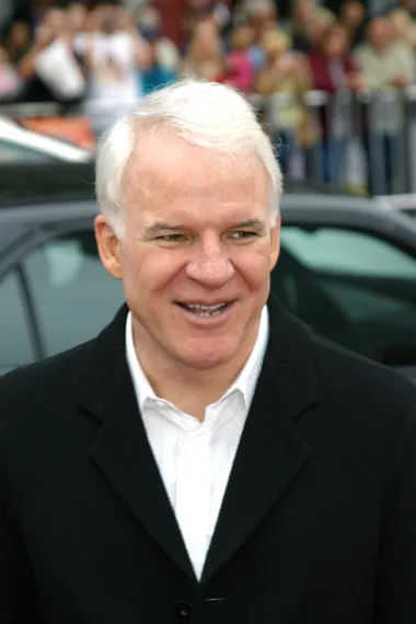 Glumac i komičar Steve Martin ima sve samo ne smiješan nivo inteligencije - njegov IQ je 140. Martin kao aktivni član Mense vrlo je svestran, pa je tako poznat kao glumac, glazbenik, autor, dramski pisac i kolekcionar umjetničkih djela. Diplomirao je filozofiju i objavio je nekoliko knjiga.