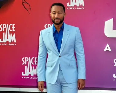 Pravo ime pjevača Johna Legenda zapravo je John Roger Stephens, a razlog zbog kojeg ga je promijenio je prilično simpatičan. &quot;John Legend je nadimak kojim su me neki prijatelji počeli zvati, a nekako je prerastao u moje umjetničko ime. Naraslo je do točke da bi me više ljudi u mom krugu znalo pod tim imenom nego po mom pravom imenu&quot;, rekao je pjevač.
