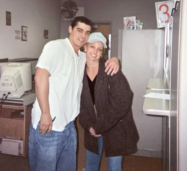 Britney Spears i Jason Alexander bili su prijatelji u srednjoj školi, a vijest o njihovom vjenčanju obišla je svijet. Naime, vjenčali su se i razveli samo 48 sati kasnije, no Jason je želio svoj kratki brak s pjevačicom iskoristiti i unovčiti do maksimuma. Tako je  medijima želio prodati njihovu snimku seksa za nekoliko milijuna dolara, a sve da bi se ispostavilo da takva snimka uopće ne postoji već je on sve izmislio. Isto tako, završio je i u zatvoru zbog uhođenja i nasilničkog ponašanja prema jednoj ženi, pa možemo zaključiti kako je Britney imala jako puno sreće kada je s njim u braku ostala samo dva nepuna dana. 