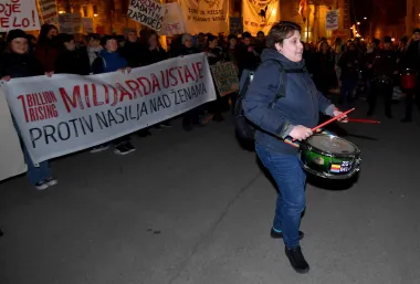 Održan Noćni marš u Zagrebu. Pogledaj koje su poruke poslane
