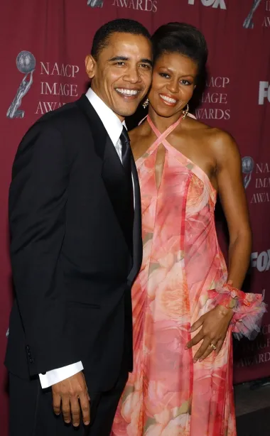 Iako su danas znani kao jedan od najpopularnijih predsjedničkih parova u povijesti SAD-a, te vrijede milijune, zanimljiv fun fact o supružnicima Obama je taj da su oboje studirali i završili pravo na prestižnom sveučilištu Harvard - a svoje su obrazovanje otplaćivali sve do 40-ih godina svojih života! Naime, svi znamo da je obrazovanje u SAD-u iznimno skupo, pa mnogi studenti podižu goleme kredite koje otplaćuju ostatak života. Isto su učinili i Barack i Michelle koji su tako svoj dug bankama koje su im dale kredite kako bi platili studij otplatili tek kada se Barack ozbiljno bacio u politiku. 