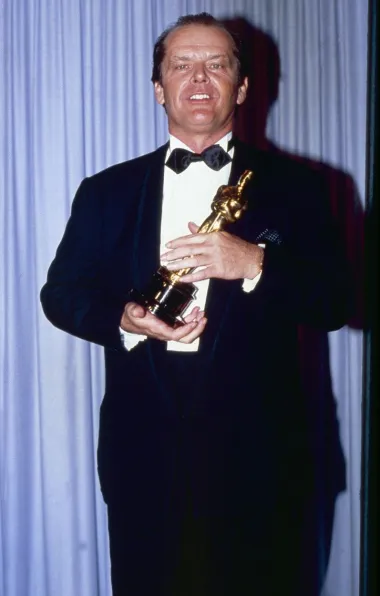 Cijelu karijeru Jack Nicholson je, osim kao dobar glumac, na glasu i kao veliki ženskaroš, no u braku je zapravo bio samo s jednom ženom. Glumac i Sandra Knight vjenčali su se 1962. godine, a u dvije godine  braka dobili su kćer Jennifer, koja je rođena 1963. godine. Nakon rastave o njegovu su privatnom životu kružile brojne glasine. Glumica Susan Anspach tvrdila je da je njezin sin Caleb Goddard ujedno i Nicholsonov sin. Jack u to nije bio uvjeren, no 1996. godine Caleb je istaknuo kako ga je Nicholson priznao i službeno. Platio je troškove njegova studiranja, a Calebova je majka i u oporuci napisala da je on dijete koje je dobila sa slavnim glumcem. Nicholson se čak 17 godina viđao s glumicom Anjelicom Huston, a za vrijeme njihove veze izlazio je  i s brojnim drugim ženama – što je Angelica znala i čak odobravala. Jedna je od njih i danska manekenka Winnie Hollman, s kojom ima kćer Honey Hollman. S Rebecoom Broussard ima dvoje djece, a nakon nje bio je u vezi s glumicom Larom Flynn Boyle do 2004. godine, kada su se razišli. Sveukupno tako ima 5 djece, a smatra se kako je spavao s više od 1000 žena. 