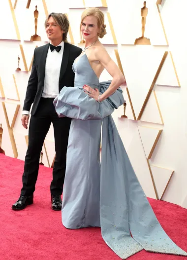 Kada se 2000. razvela od bivšeg supruga, Toma Cruisea, oskarovka Nicole Kidman izjavila je kako je sretna jer napokon može nositi štikle. Naime, ova 180 centimetara visoka Australka bila je čak 10 centimetara viša od Toma. Ipak, čini se da se ni sa sadašnjim suprugom u tom smislu nije pretjerano usrećila - jer je i Keith Urban niži od nje 2 centimetra. Ipak, s obzirom da je par u sretnom braku od 2006. do danas te da imaju dvije kćerkice, čini se kako im  ta razlika u visini uopće ne smeta. Dapače, uvijek izgledaju jednako zaljubljeno kao i prvog dana veze. 