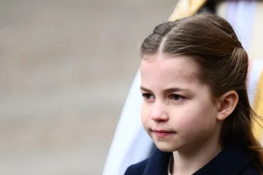 Početkom travnja održana je misa za pokojnog princa Philipa, a bila je prisutna cijela kraljevska obitelj. Među njima bili su i devetogodišnji princ George i malena princeza Charlotte. 
