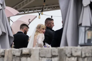 Vjenčali su se Iris Rajčić i Marko Livaja. Ana Gruica Uglešić pokazala savršene trbušnjake
