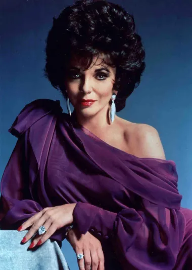 Joan Collins, slavna Alexis iz &quot;Dinastije&quot;, u svojim je ranim 20-ima bila u strastvenoj ljubavnoj vezi s Warrenom Beattyjem, a neplanirano je ostala trudna. Odmah je znala da je apsolutno nezamislivo da donese to dijete na svijet. Naime, Joan smatra da roditelj ima vrhunsku odgovornost prema djetetu - treba mu pružiti dostojanstven život, sigurnost, ljubav i prilike za razvoj, a ona ništa od toga nije bila spremna učiniti. Naime, bila je na početku svoje glumačke karijere, nije imala novca, te se tako jednostavno odlučila pobaciti i nikad nije požalila. Rekla je kako se uz to dijete nikada ne bi ostvarila kao glumica, što joj je bio ultimativni cilj. 