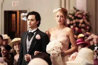 Za vrijeme snimanja kultne teen serije &quot;Gossip Girl&quot; Blake Lively i Penn Badgley završili su zajedno. S obzirom na to da su i na malim ekranima glumili ljubavnike, producenti su inicijalno bili oduševljeni njihovom vezom, jer je tako kemija na ekranu bila znatno izraženija i realističnija. No, nakon tri godine veze Blake i Penn odlučili su prekinuti, ali im scenaristi nisu dozvolili da prekinu i u seriji - pa su nastavili glumiti zaljubljene golupčiće još dvije godine. 