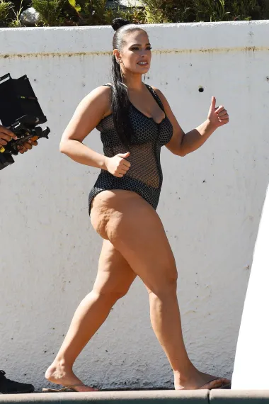 Američki plus size mode i TV licel Ashley  GRaham nema problema s celulitom. Ima ga, no njime se ne opterećuje. 