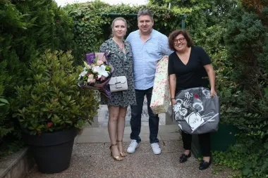 Ninin rođendan nije propustila ni njezina dugogodišnja menadžerica i prijateljica Mia, baš kao i ni glazbeni producent Predrag Martinjak kojis Ninom dugi niz godina također surađuje 